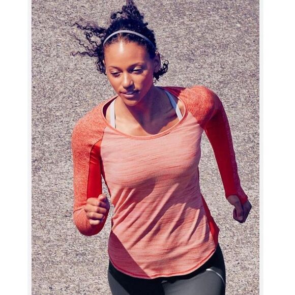 Athleta Running Wild Mix Crew Long Sleeve Scoop-neck Top Thumbholes XS - Picture 1 of 15